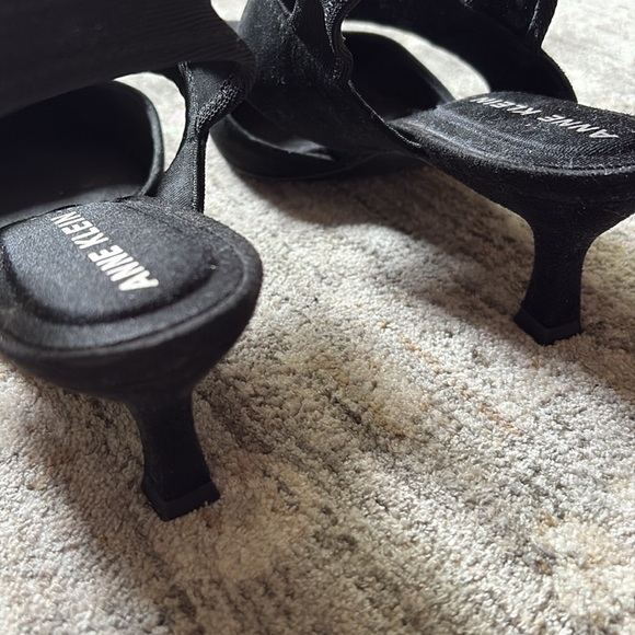Anne Klein Women's Black Slingback Heels pointed toe size 7.5 - low heel - Picture 4 of 6